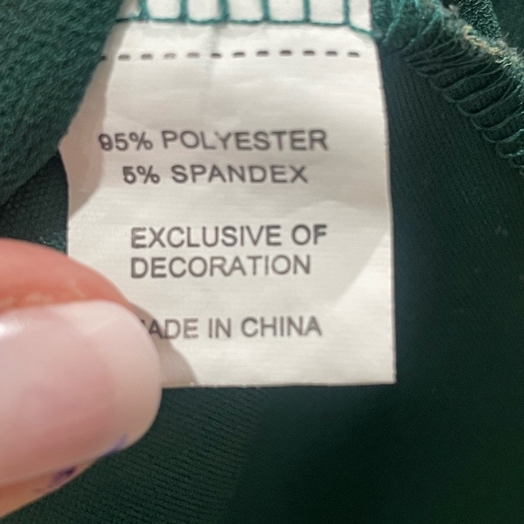 Beautiful Peacock Pattern Blouse w/Built-In Slip and Flattering Neckline - Picture 6 of 6